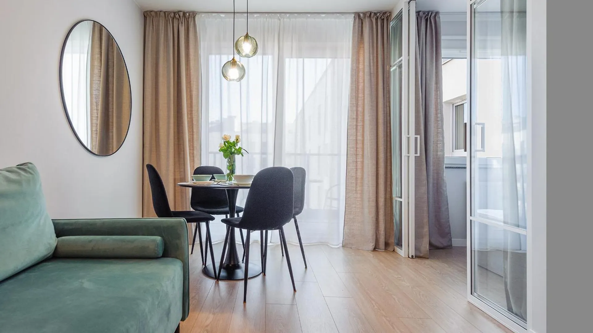 Tsuru Apartment Gdańsk